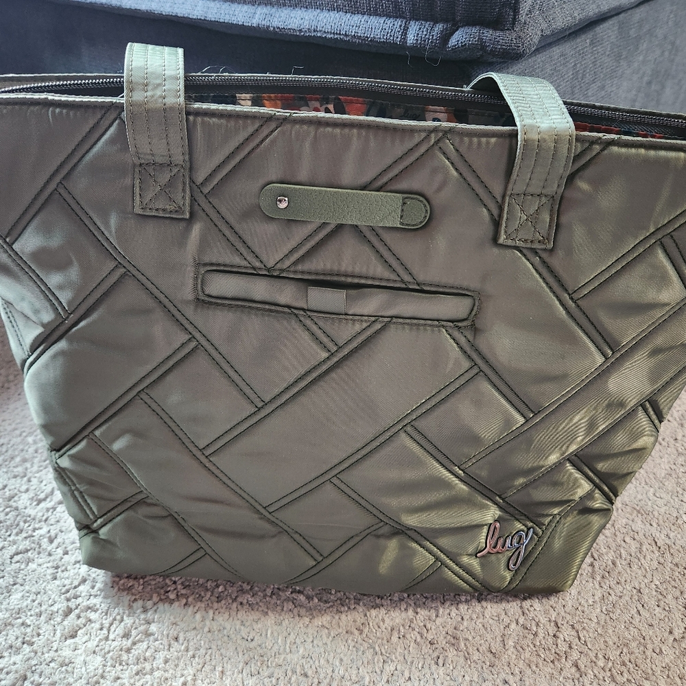 Lug skyliner tote